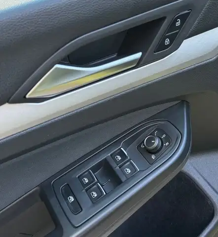 Volkswagen Golf view 28