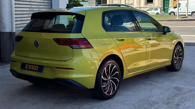 Volkswagen Golf view 3