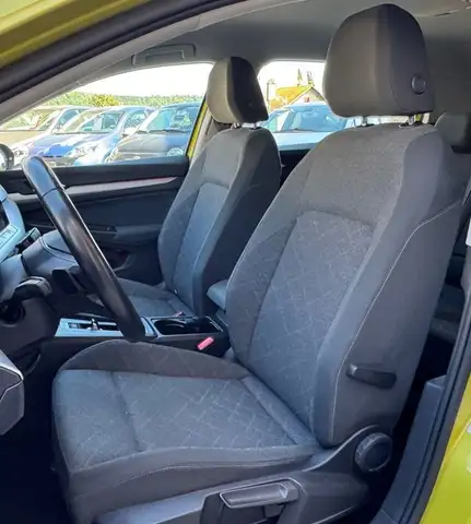 Volkswagen Golf view 8