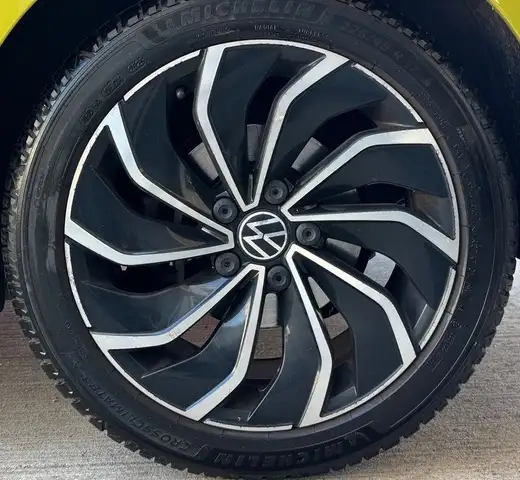 Volkswagen Golf view 23