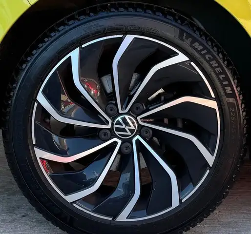 Volkswagen Golf view 22
