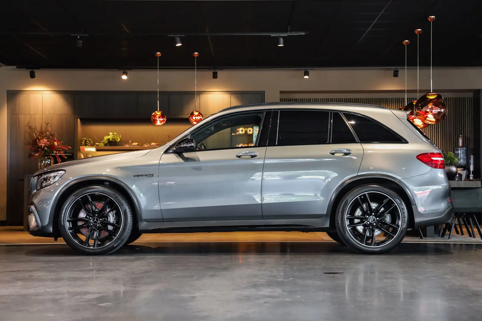 Mercedes-Benz GLC 63 AMG 4MATIC+, 476 PK, Distronic/Plus, Pano/Dak, Carbon, Grau - 2