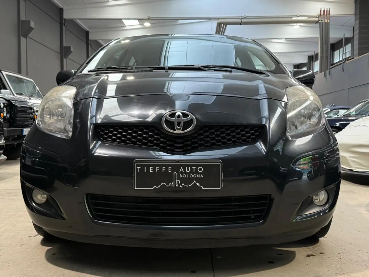 Toyota Yaris 1.3 5 porte Sol Nero - 2