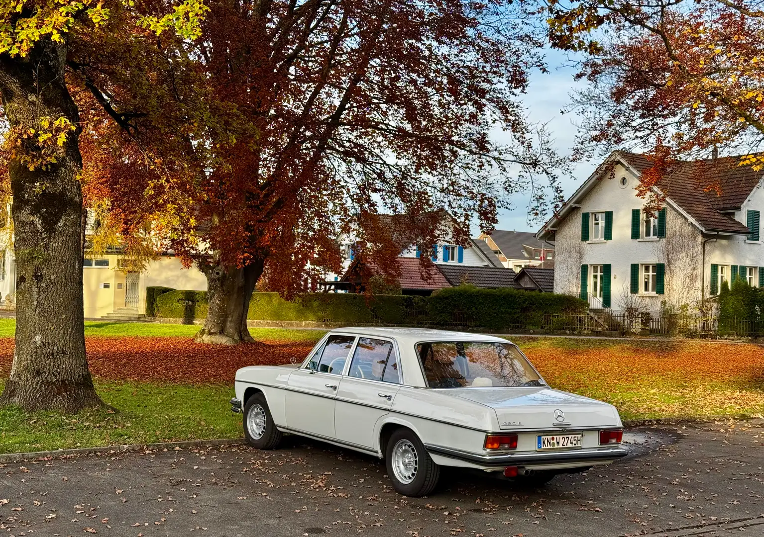 Mercedes-Benz W 114/115 Strich-Acht 280E/8 Weiß - 1