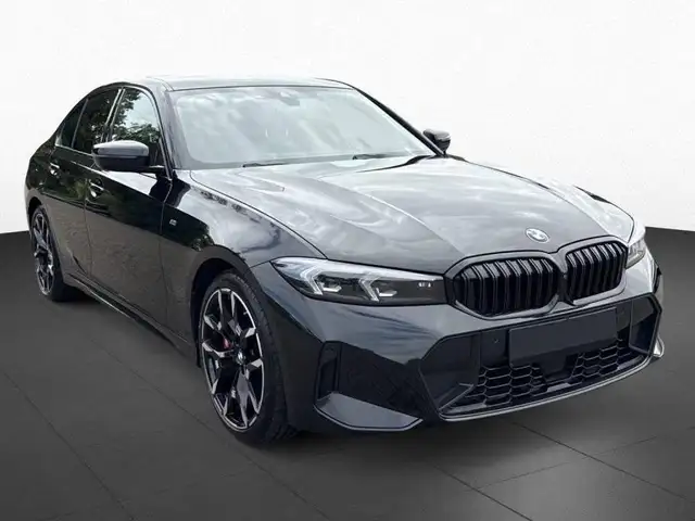 BMW 3 Series view 4