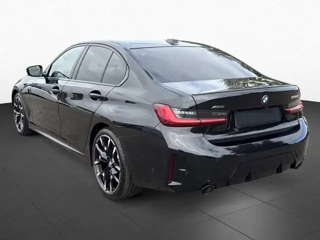 BMW 3 Series view 13