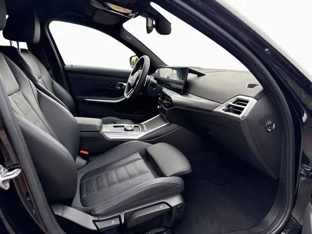 BMW 3 Series view 11