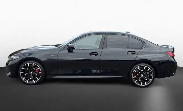 BMW 3 Series view 5