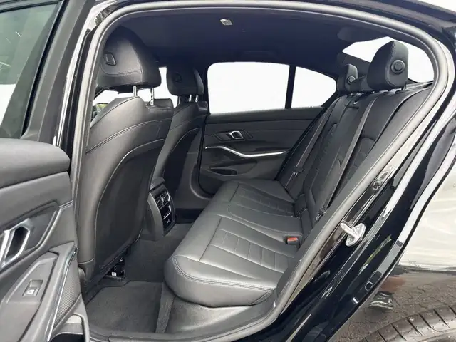 BMW 3 Series view 12