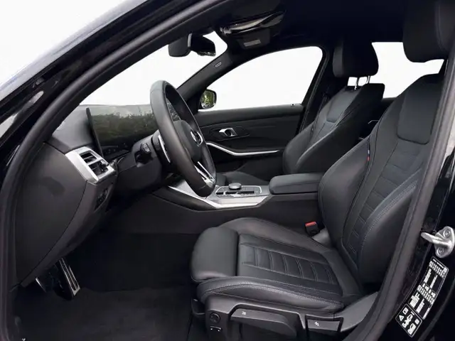 BMW 3 Series view 10