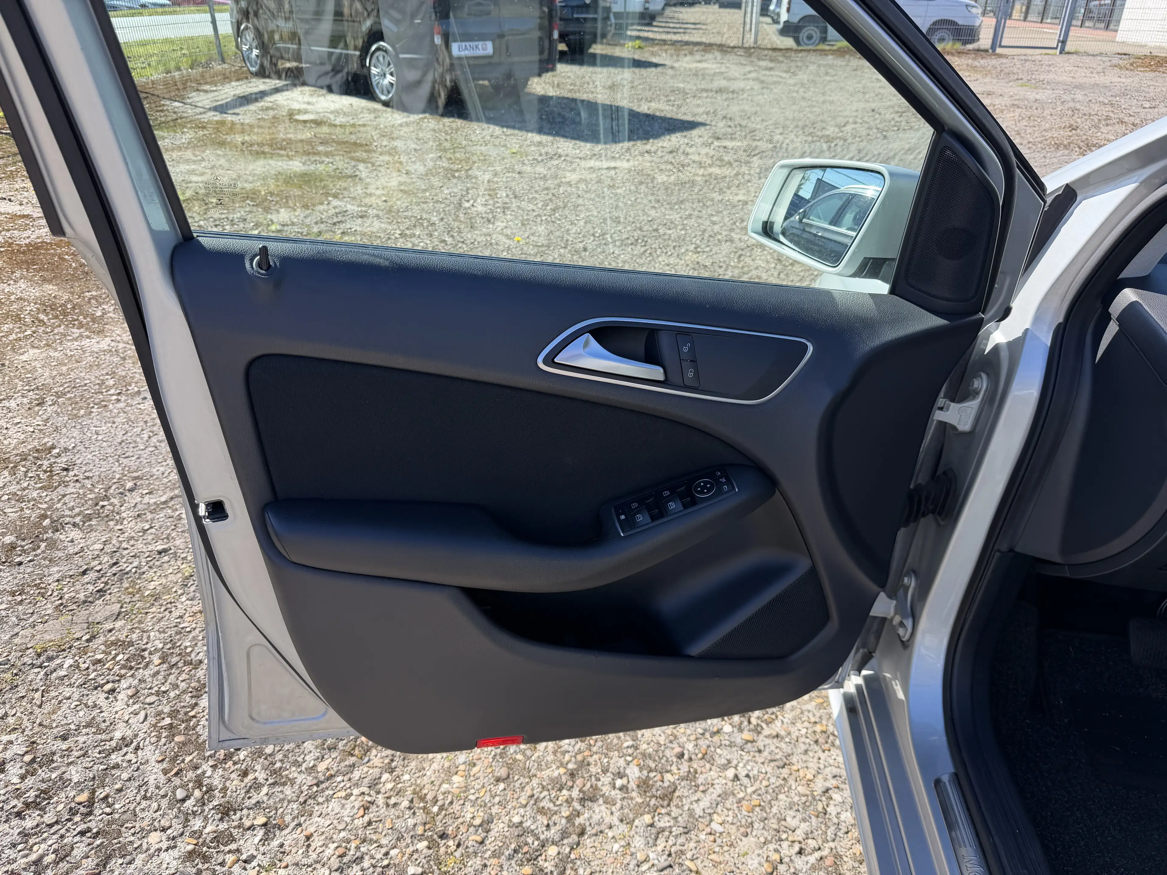 Mercedes-Benz B 220 d **Automatik, Sitzheizung, Navi** — photo 8