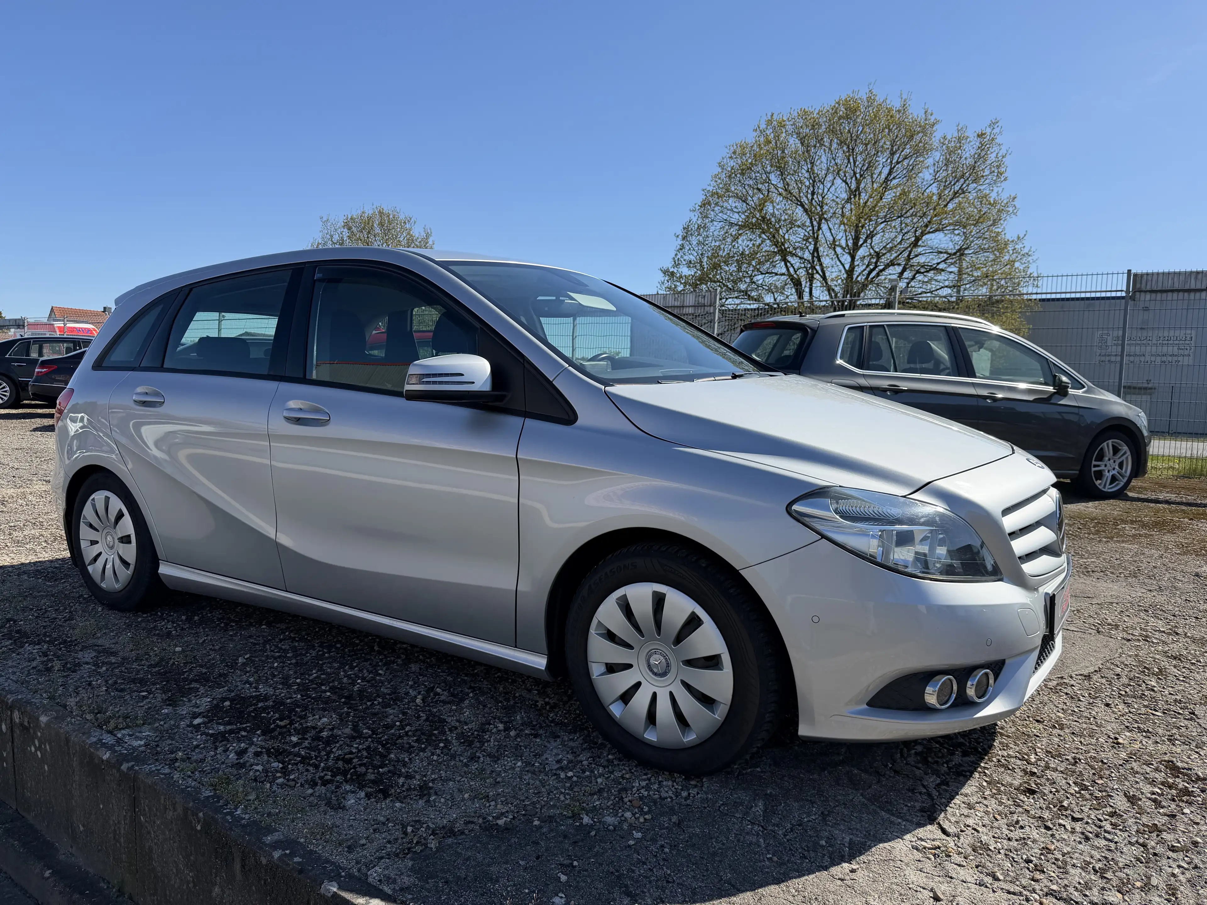 Mercedes-Benz B 220 d **Automatik, Sitzheizung, Navi** — photo 3