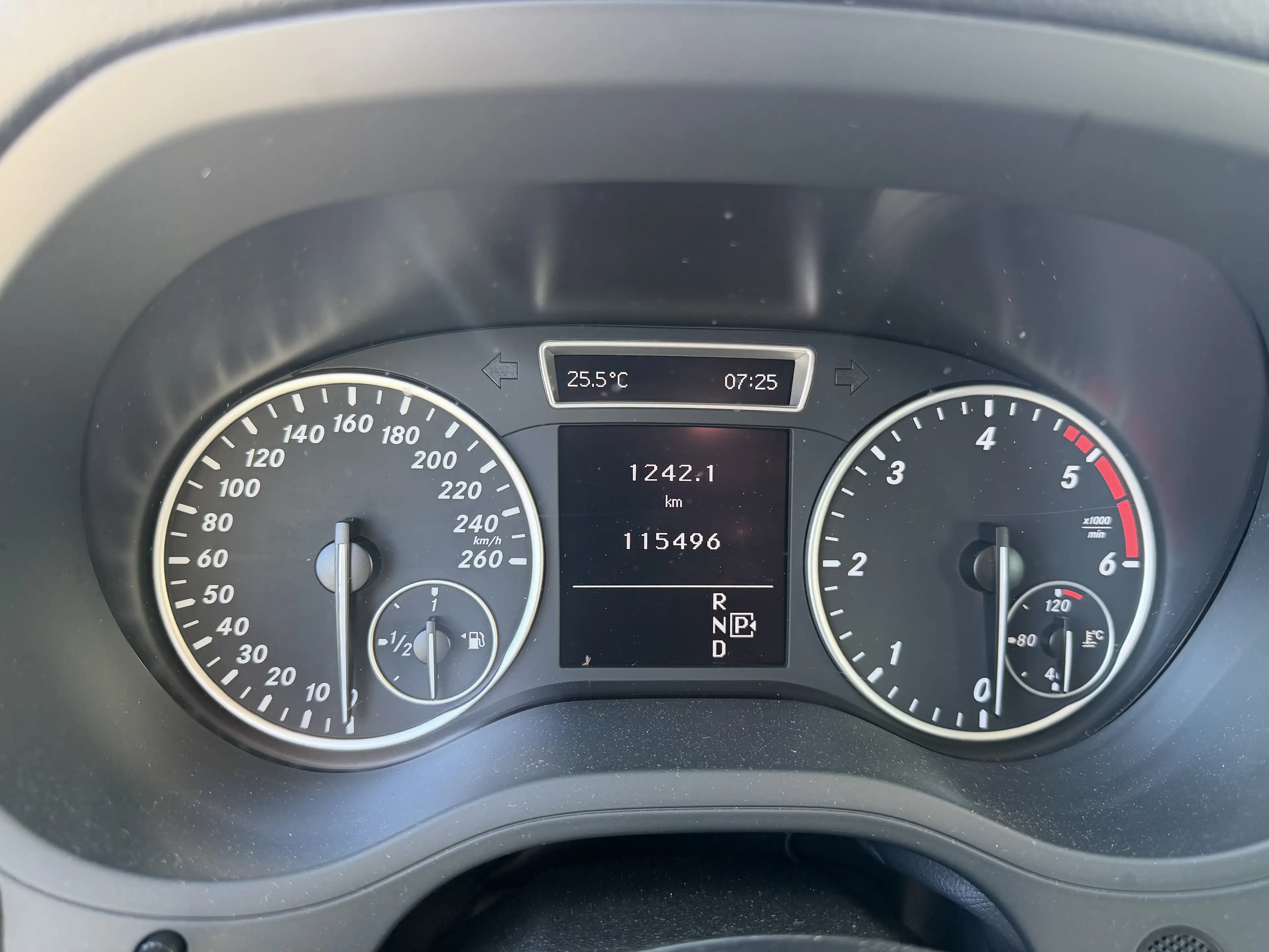 Mercedes-Benz B 220 d **Automatik, Sitzheizung, Navi** — photo 12