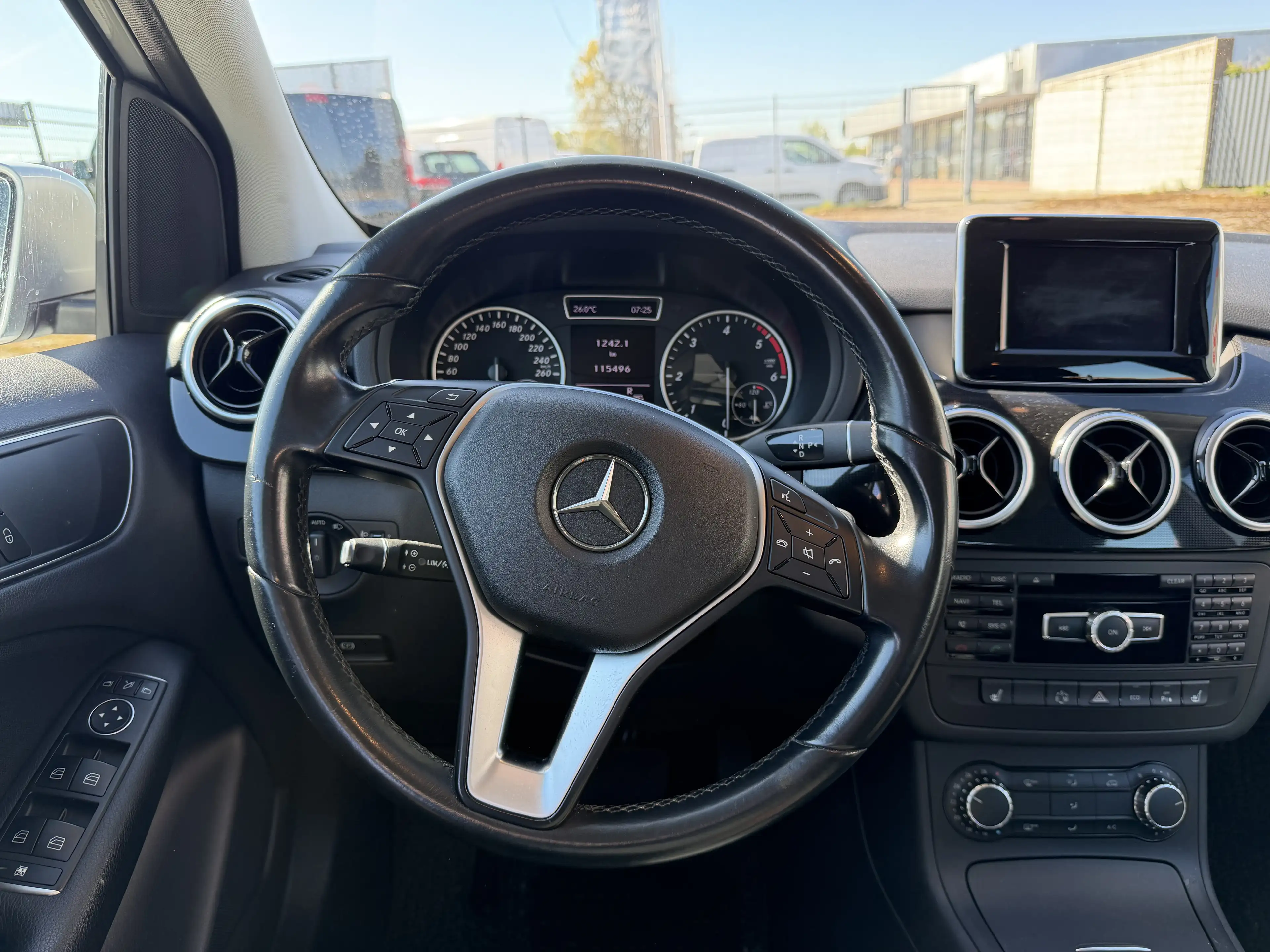 Mercedes-Benz B 220 d **Automatik, Sitzheizung, Navi** — photo 11