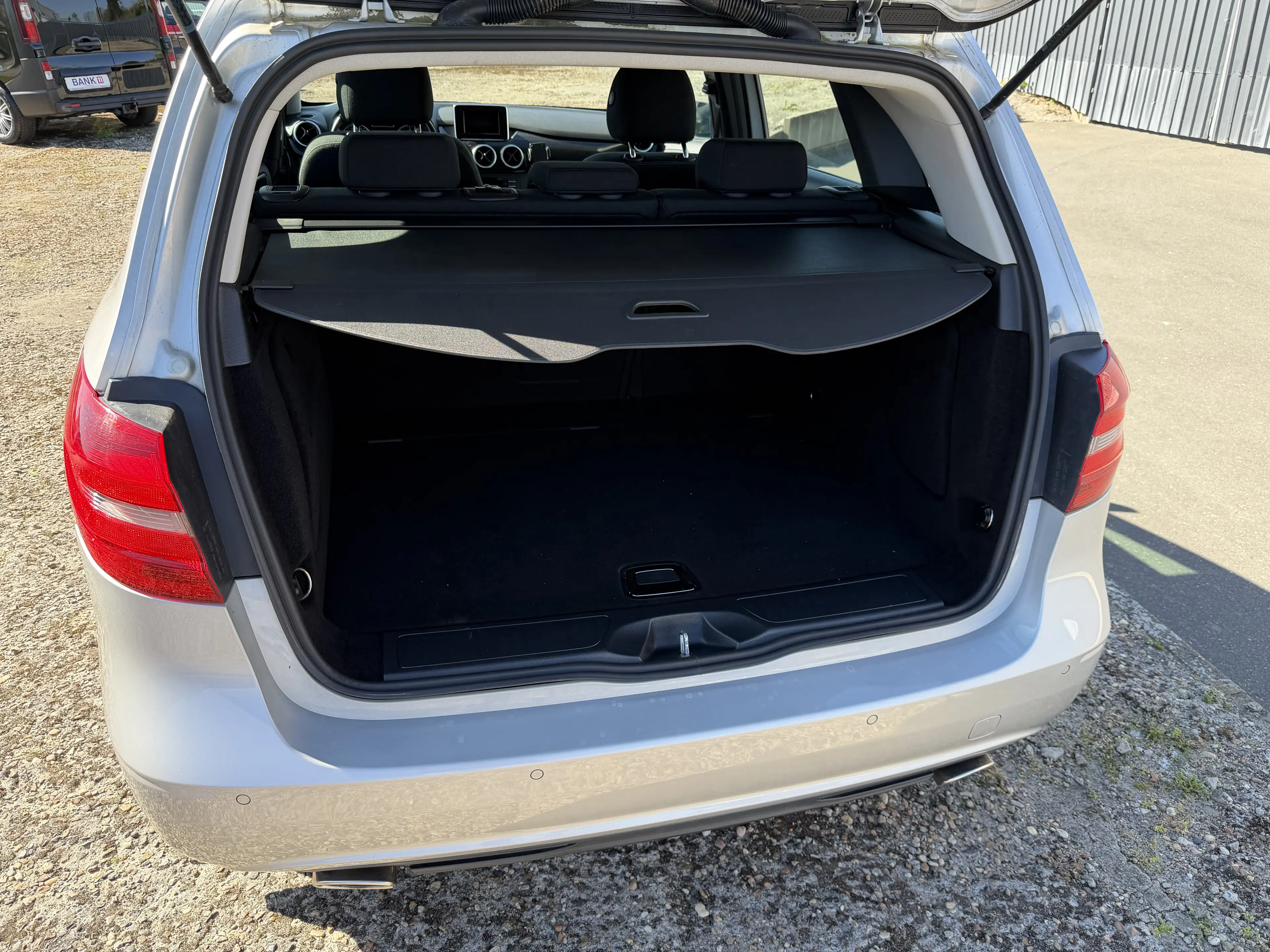 Mercedes-Benz B 220 d **Automatik, Sitzheizung, Navi** — photo 15