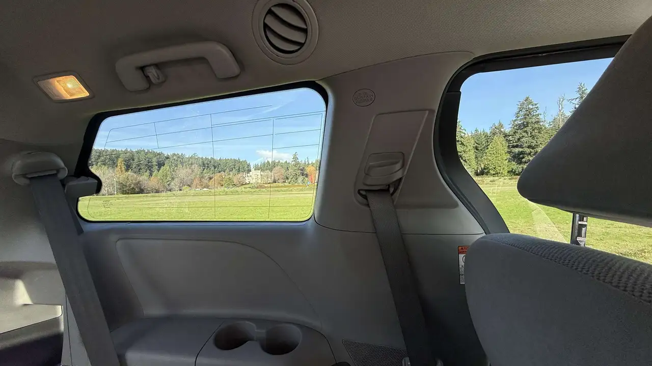 Toyota Sienna снимка Toyota Sienna