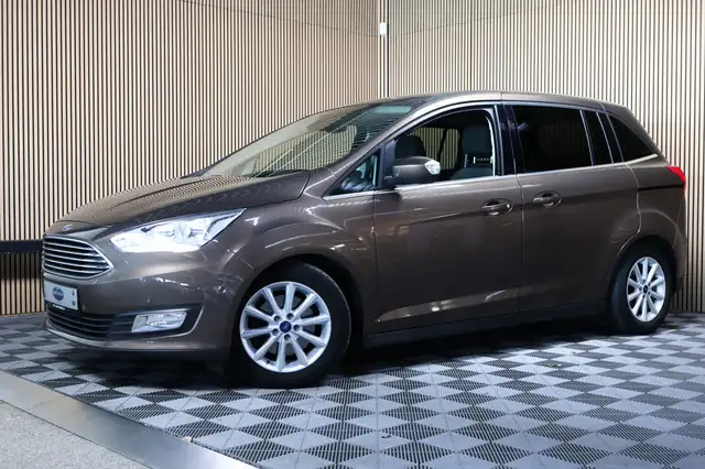 Ford C-Max view 8