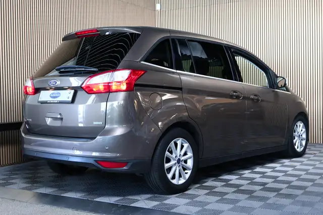 Ford C-Max view 9