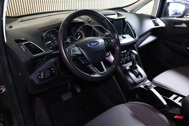 Ford C-Max view 11