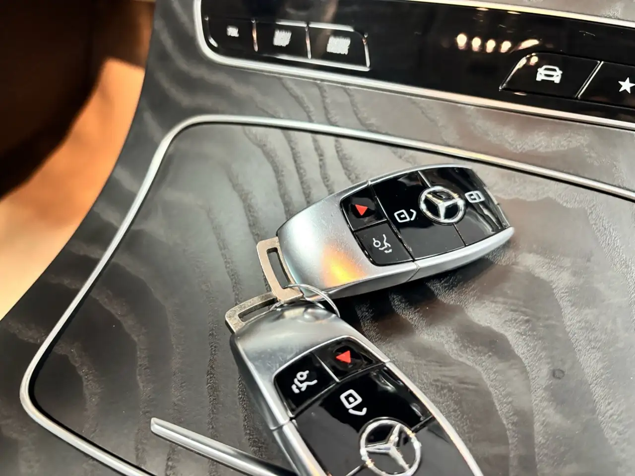 Mercedes-Benz CLS снимка Mercedes-Benz CLS