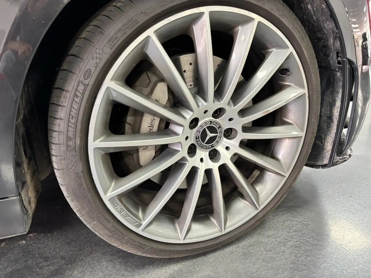 Mercedes-Benz CLS снимка Mercedes-Benz CLS