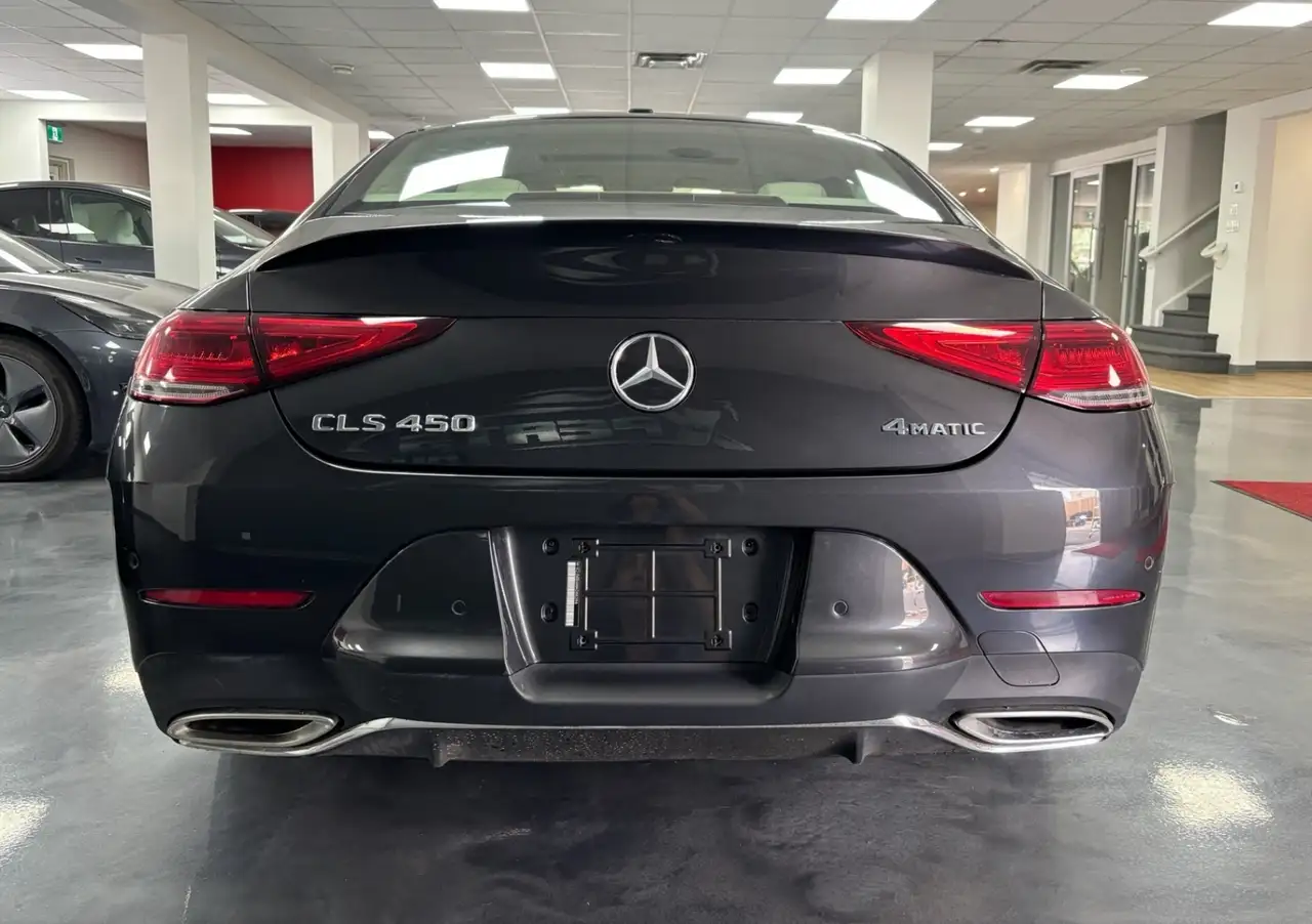 Mercedes-Benz CLS снимка Mercedes-Benz CLS
