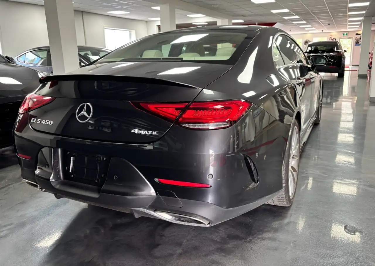 Mercedes-Benz CLS снимка Mercedes-Benz CLS