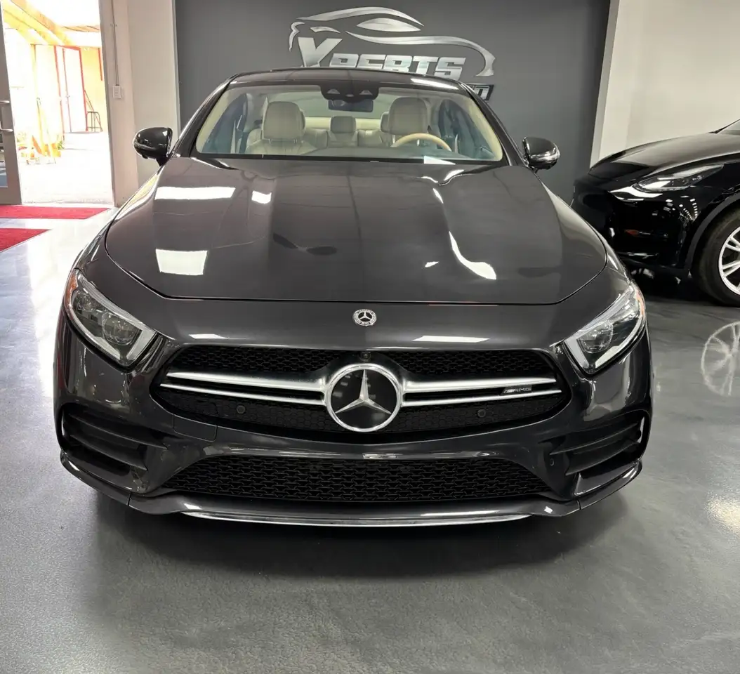 Mercedes-Benz CLS снимка Mercedes-Benz CLS