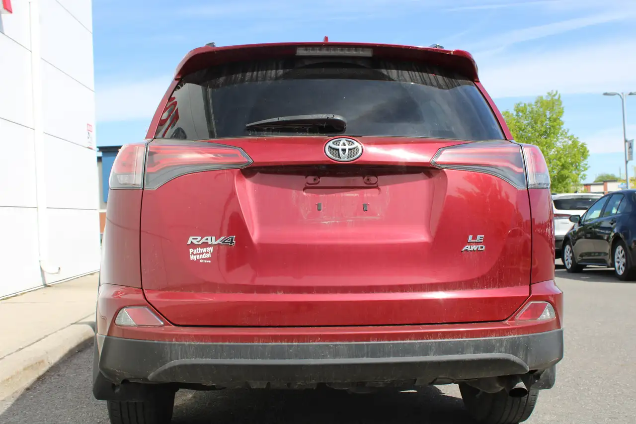 Toyota RAV 4 снимка Toyota RAV 4