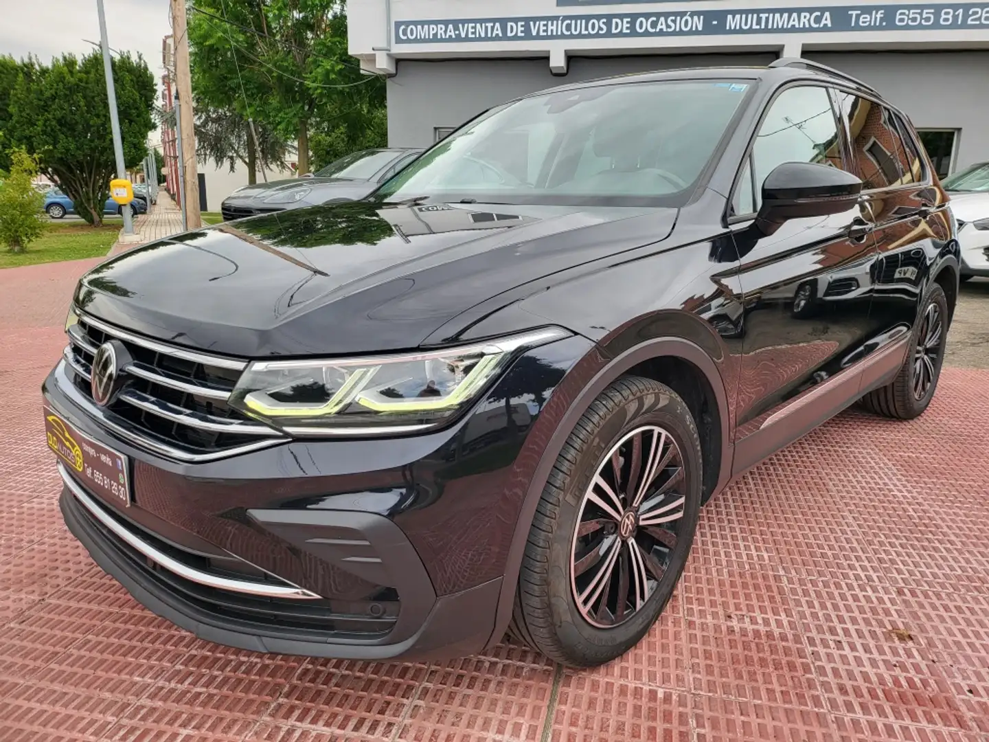 Volkswagen Tiguan 2.0TDI Life DSG 110kW Schwarz - 1