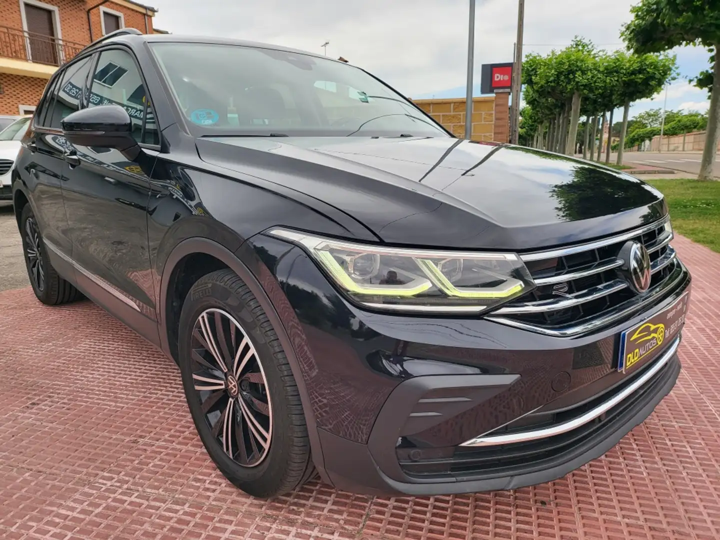 Volkswagen Tiguan 2.0TDI Life DSG 110kW Schwarz - 2