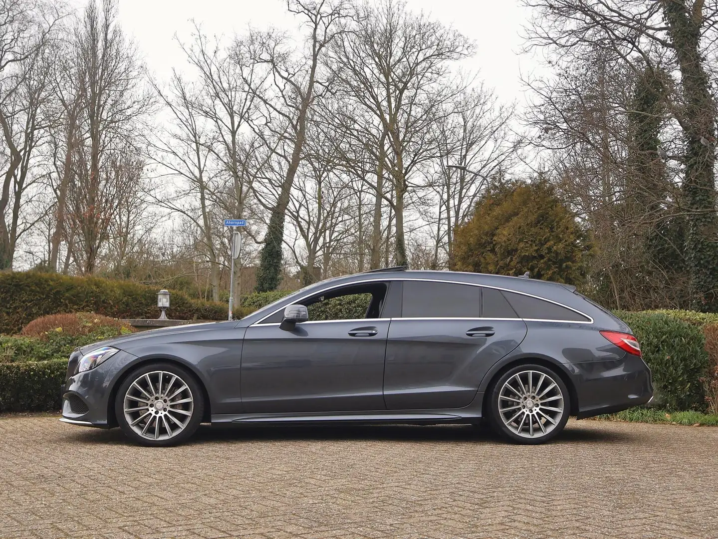 Mercedes-Benz CLS 400 Shooting Brake AMG Sport Edition Grau - 2