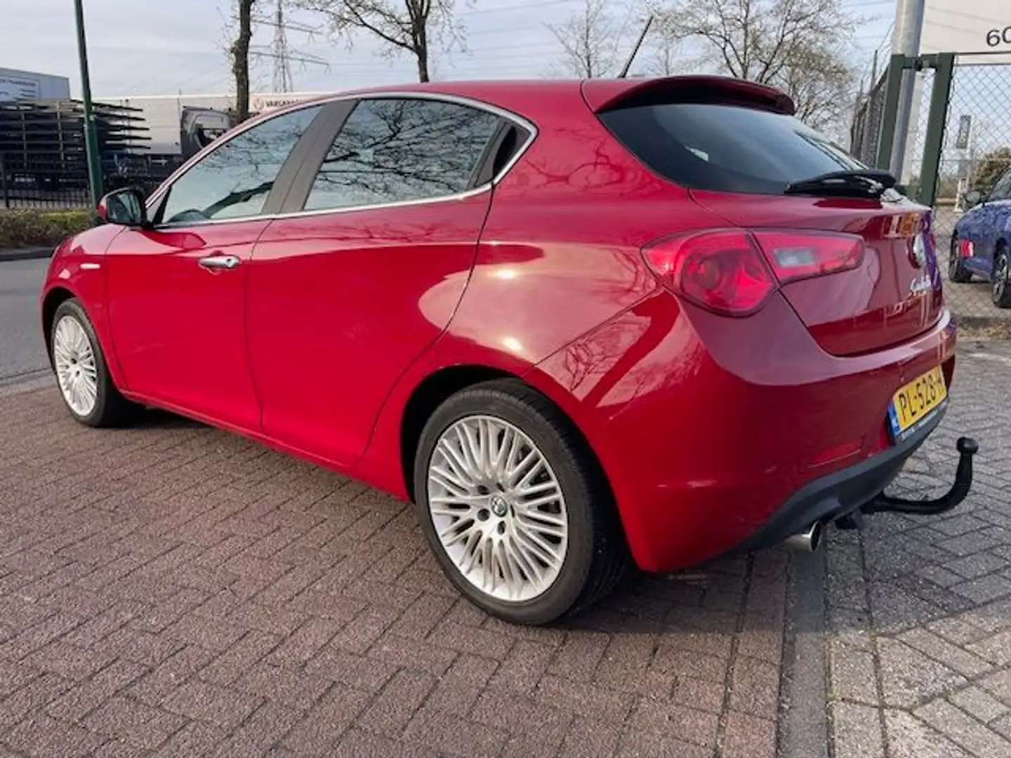 Alfa Romeo Giulietta 1.6 JTDm Progression Airco/ECC,Cruisecontrol Rood - 2