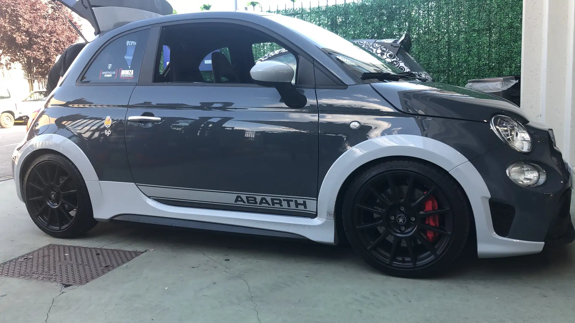 Abarth 695 1.4 16v t. t-jet Tributo Ferrari 180cv MTA - 2