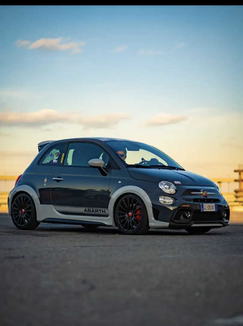 Abarth 695 1.4 16v t. t-jet Tributo Ferrari 180cv MTA - 1