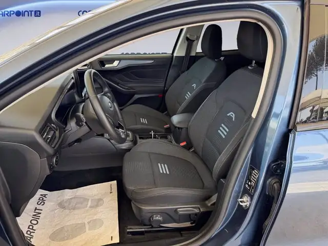 Ford Focus view 10