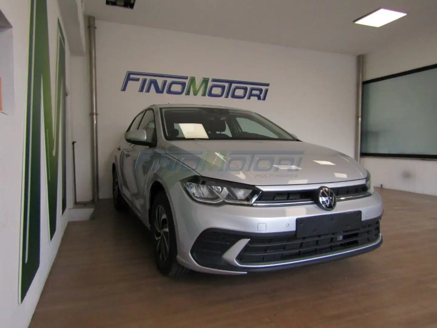 Volkswagen Polo 1.0 TSI 95 CV DSG Life Silber - 2