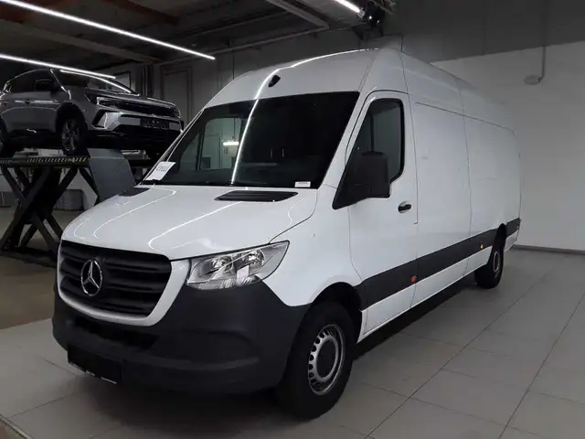 Mercedes-Benz Sprinter view 7