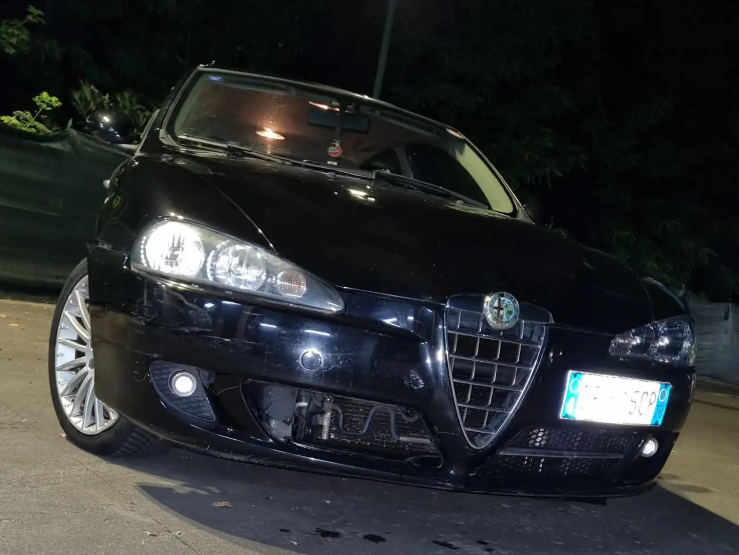 Alfa Romeo 147 147 II 2004 5p 1.9 jtd mjt Progression 150cv crna - 1