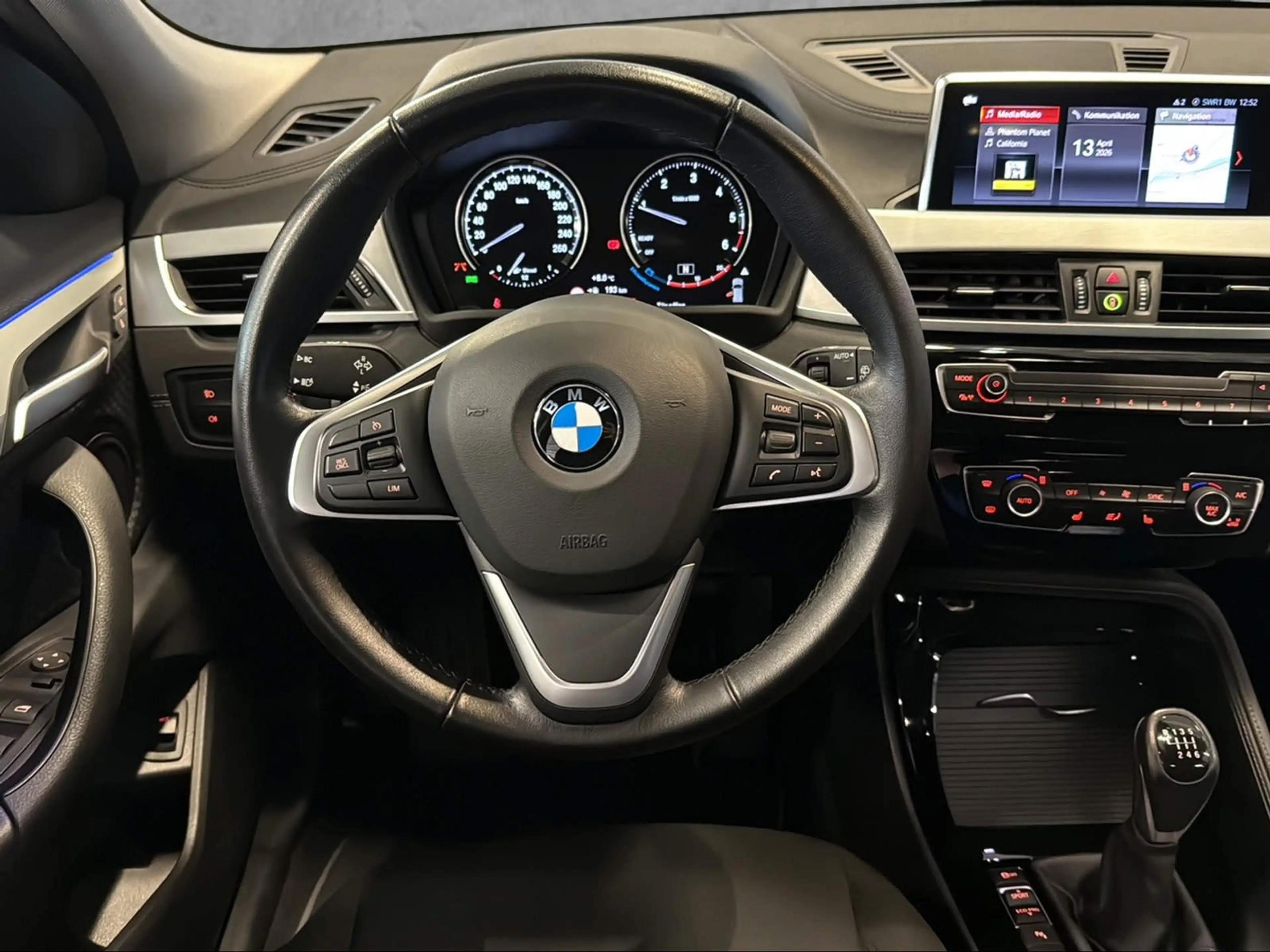 BMW X2 sDrive18d Advantage — photo 9