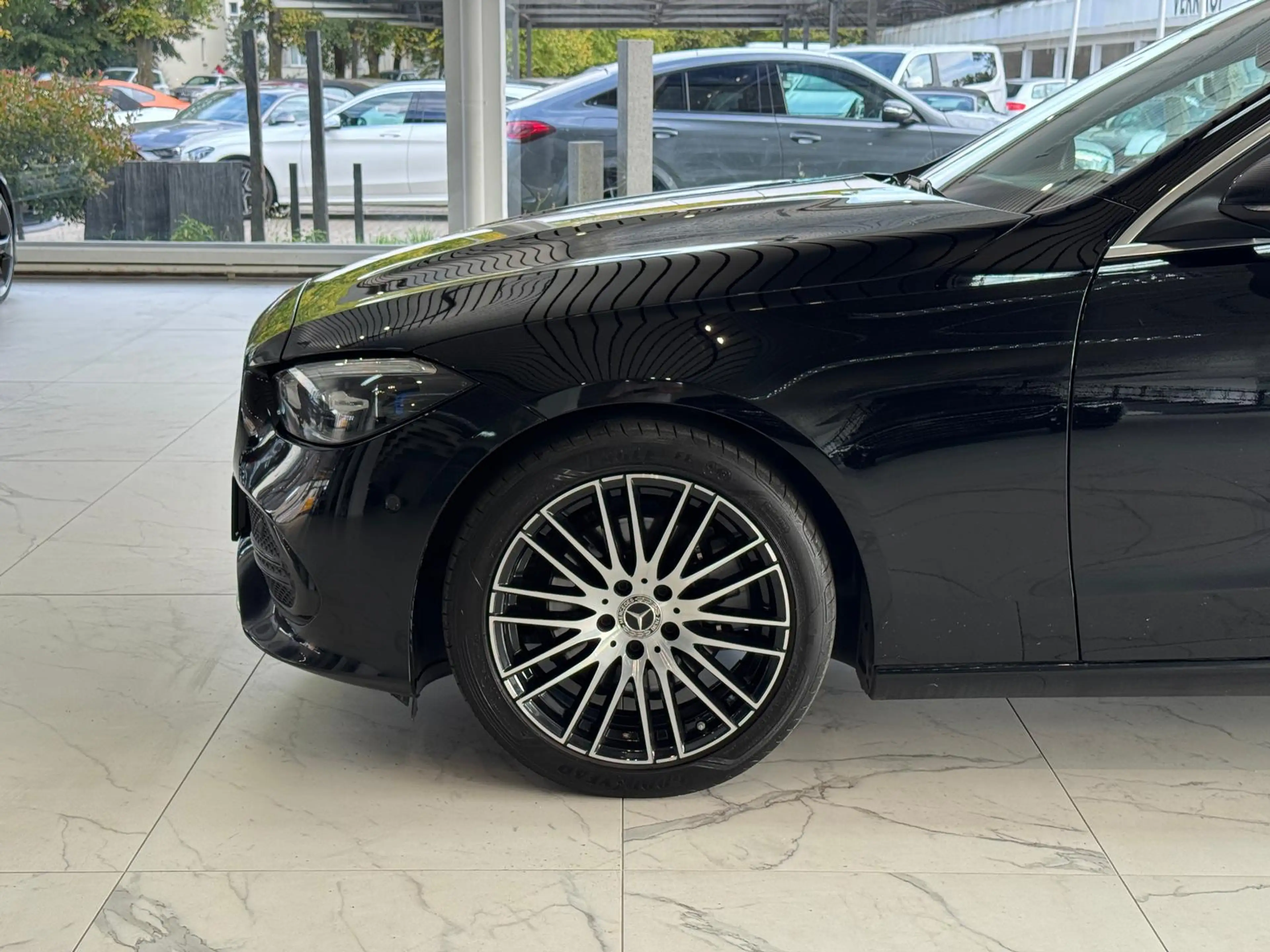 Mercedes-Benz C 220 d 4MATIC*AVANTGARDE*MBUX*KAM*AHK*DIGITAL-L — photo 4