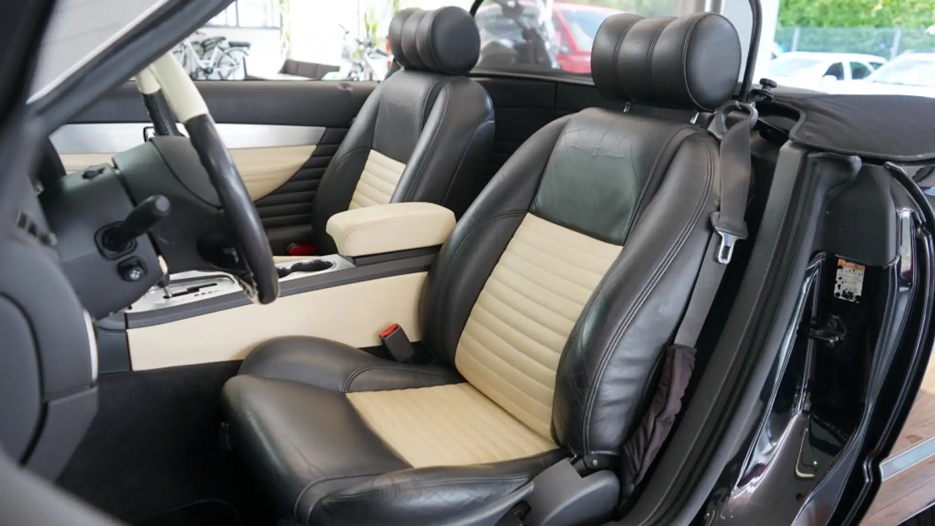 Ford Thunderbird v8 | 85.000 kilometer | | Hardtop | | Unieke auto Noir - 2