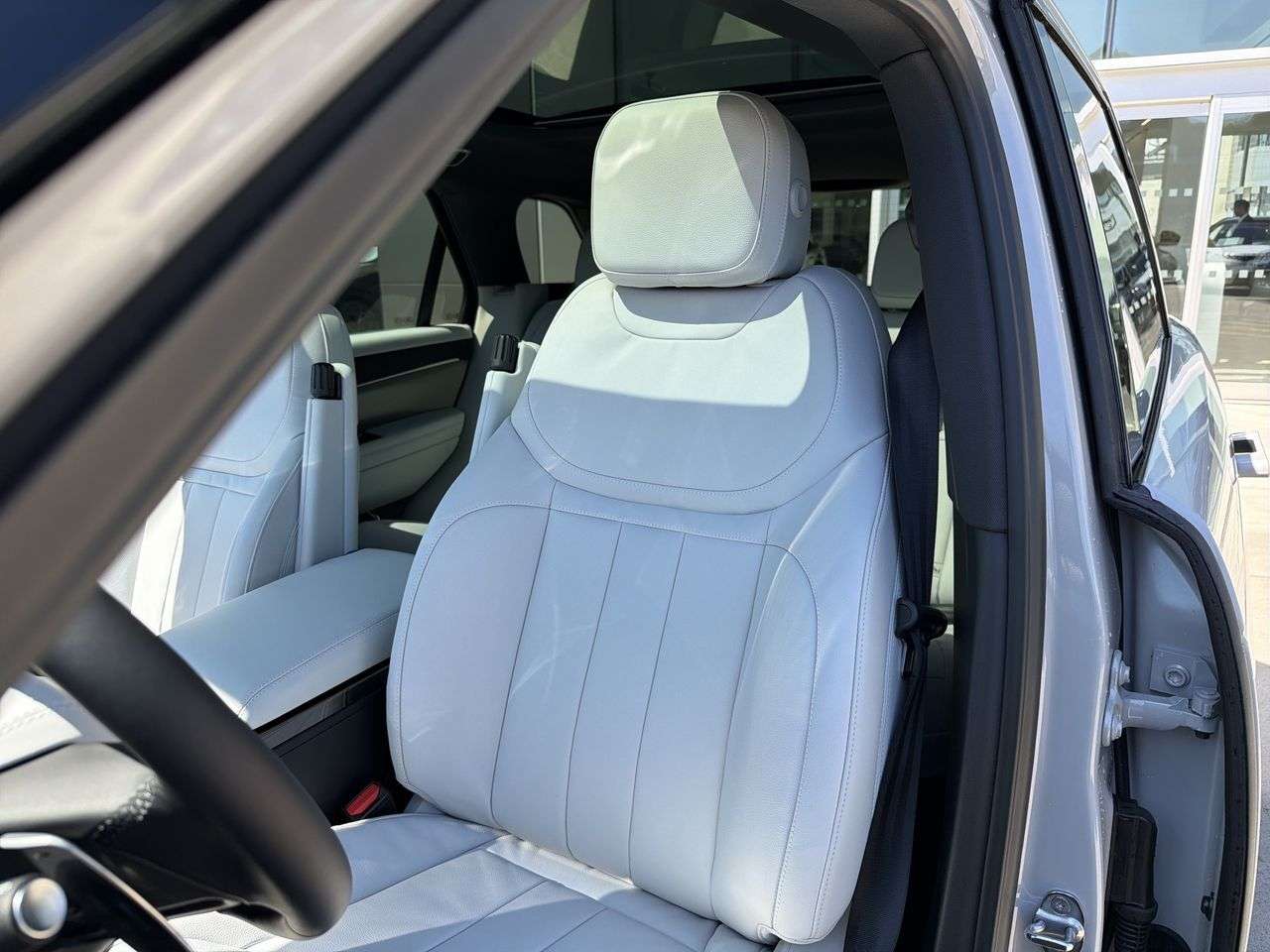2026 Land Rover Range Rover Sport P360 S thumb 8