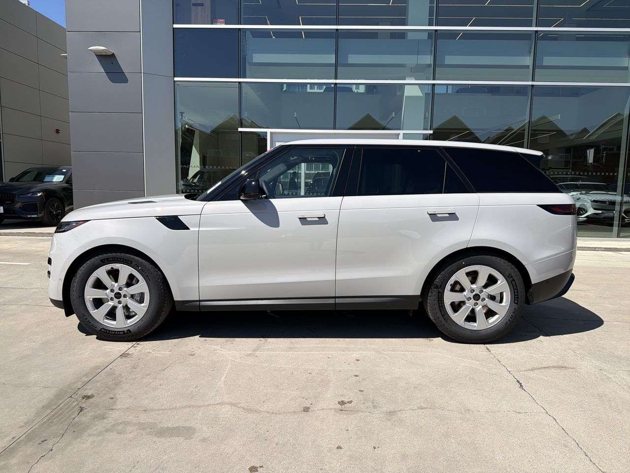 2026 Land Rover Range Rover Sport P360 S alt 5