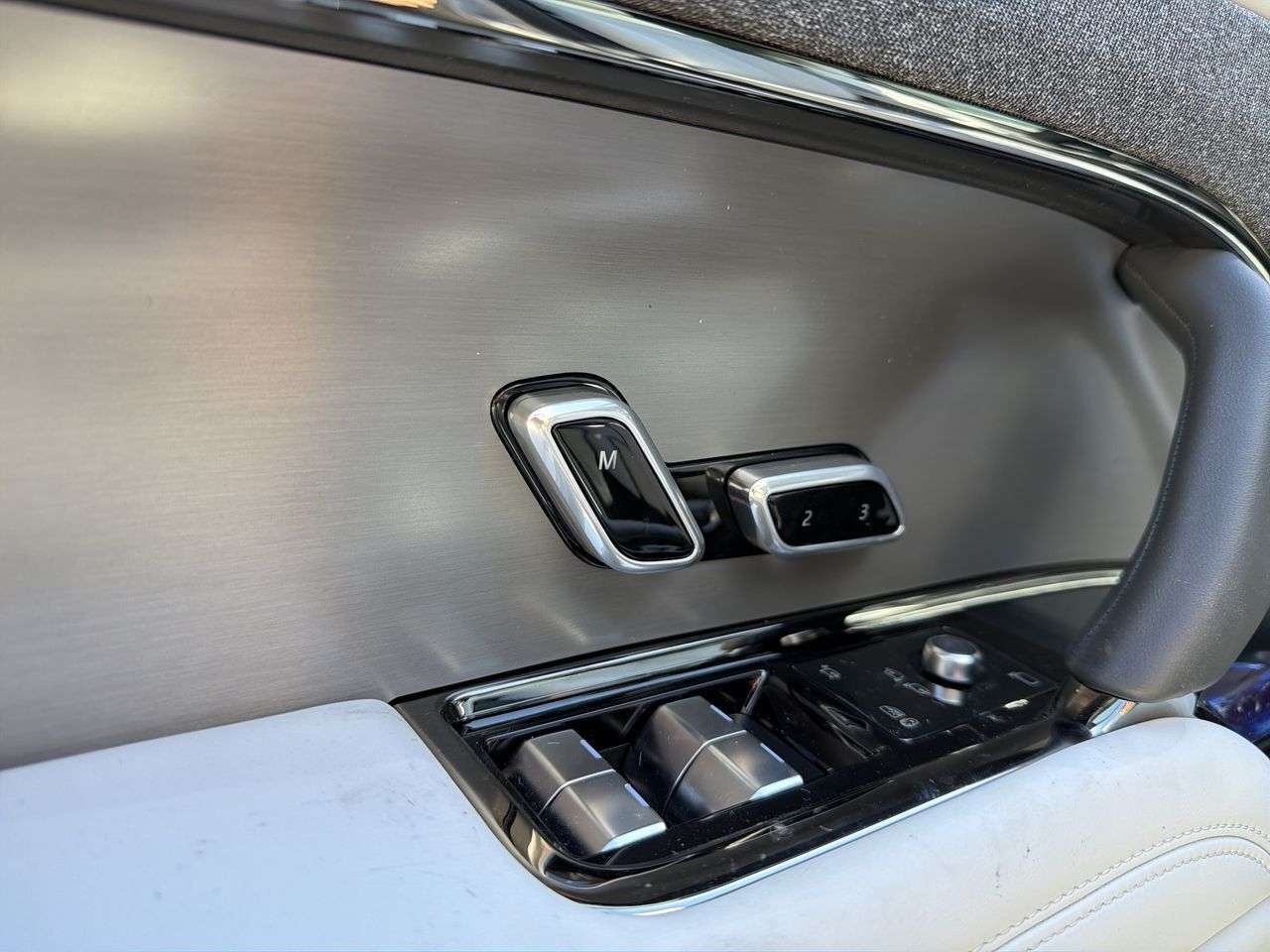 2026 Land Rover Range Rover Sport P360 S thumb 9