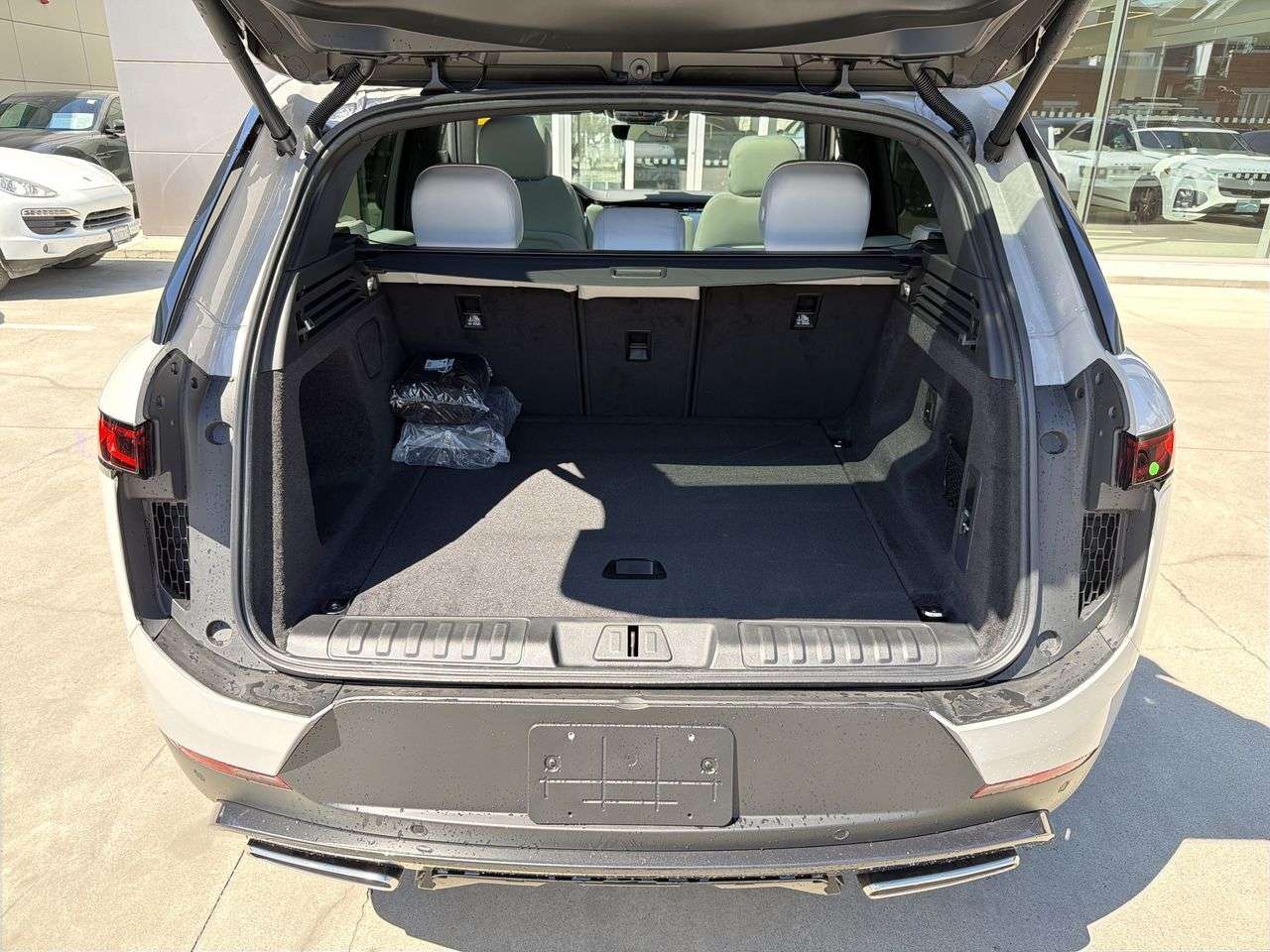 2026 Land Rover Range Rover Sport P360 S thumb 21