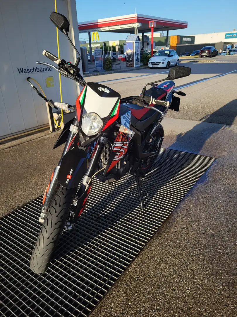 Aprilia SX 125 Schwarz - 1