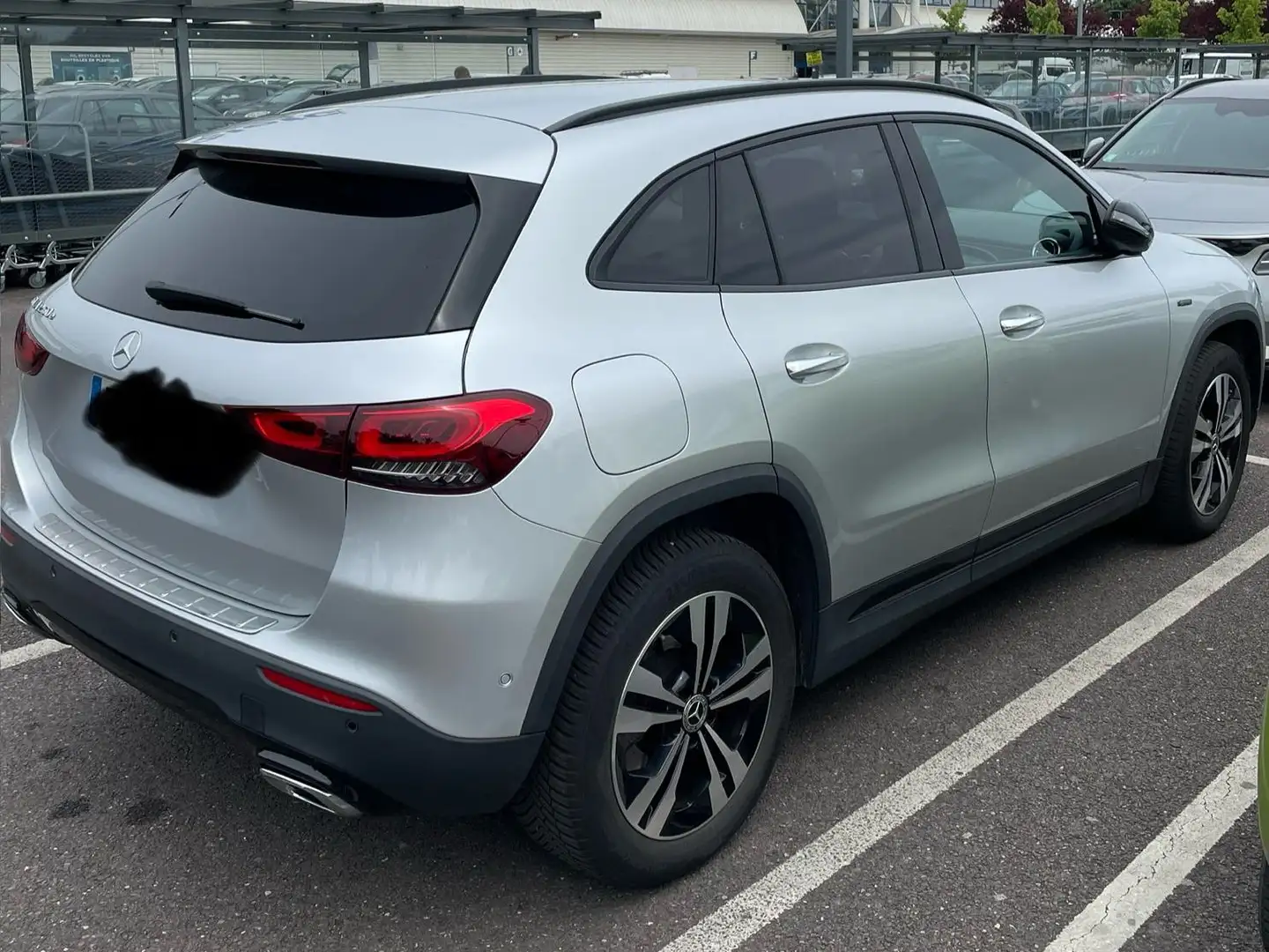 Mercedes-Benz GLA 250 GLA 250 e 8G-DCTProgressive Line Stříbrná - 2