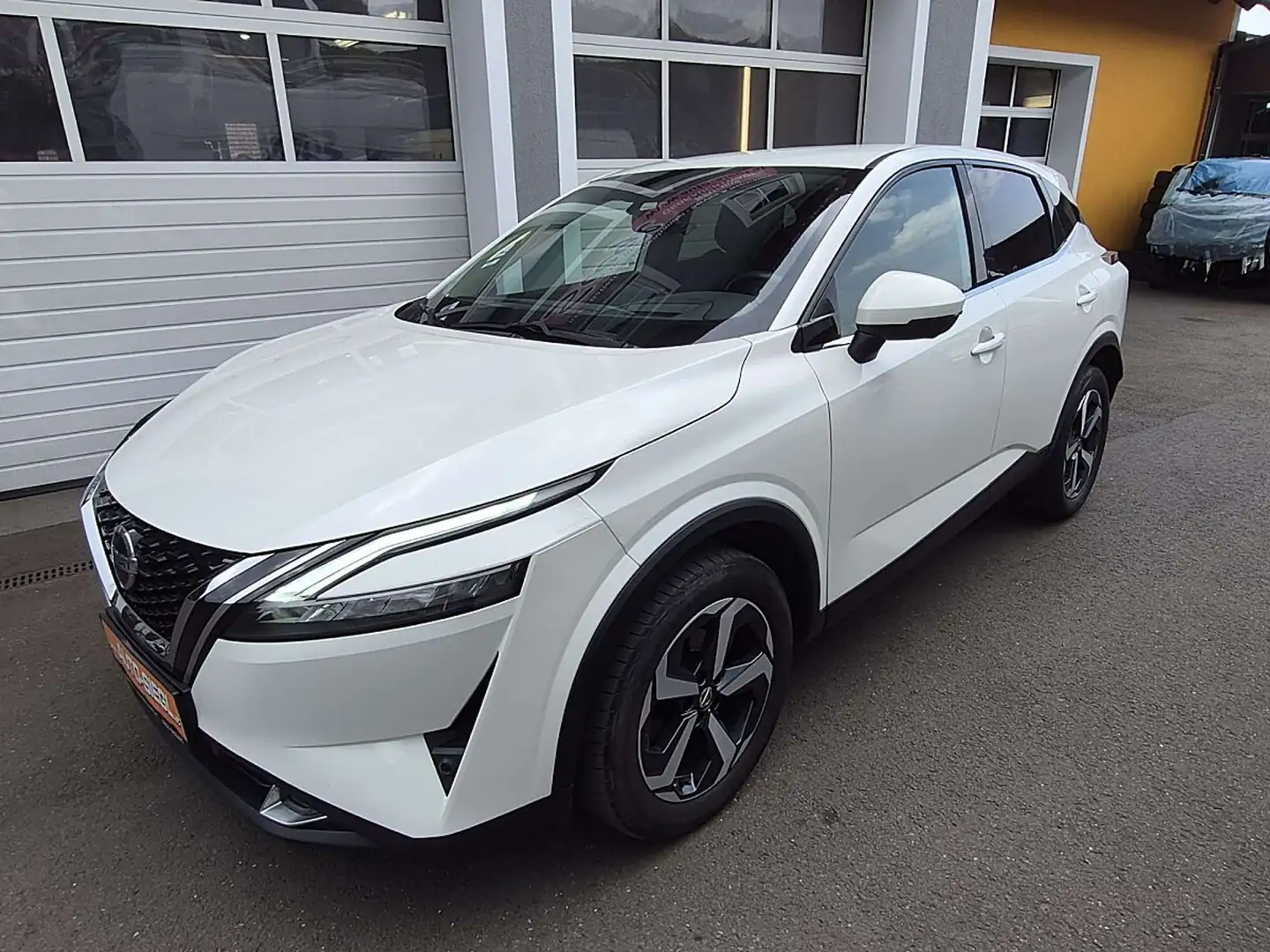 Nissan Qashqai 1,3 DIG-T MHEV Acenta Aut. Weiß - 2