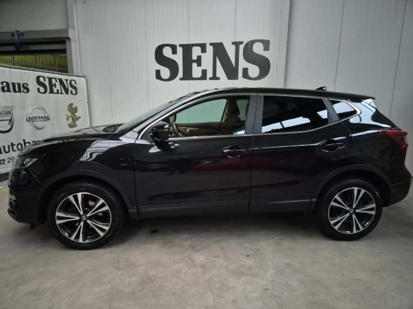 Nissan Qashqai 1.2 DIG-T N-Connecta 4x2 " Kamera, Navig Schwarz - 2
